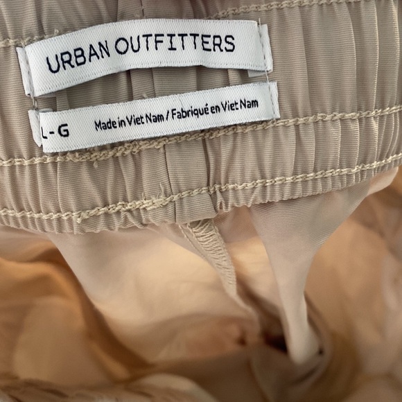 🆕 NWT UO CARGO JOGGER CREAM TAN TROUSERS SIZE LARGE - Picture 2 of 7